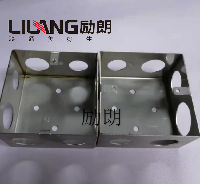 304不銹鋼開關(guān)底盒標(biāo)準(zhǔn)厚度是多少？