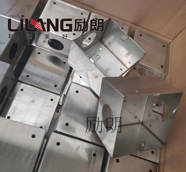 不銹鋼防爆接線盒怎么和線管連接？